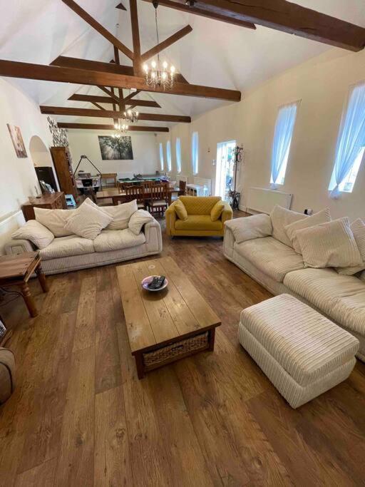 The Old Hay Barn - Games Room, Gym, Sleeps 8 Godmanchester 외부 사진